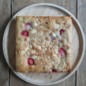 Blondie aux fraises et chocolat blanc